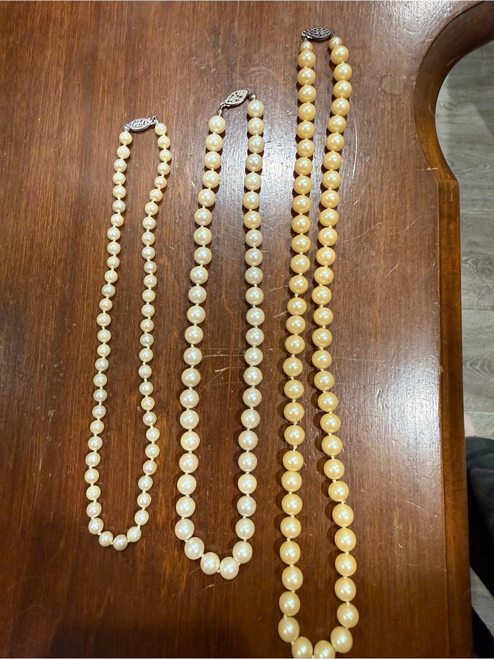 Vintage  Pearl Necklace - Cream Pearl Strand